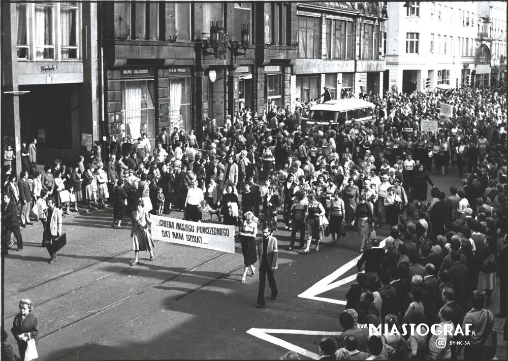 Ilustracja wpisu Spotkanie z bogiem - odpowiedź na raport o "udanej transformacji"